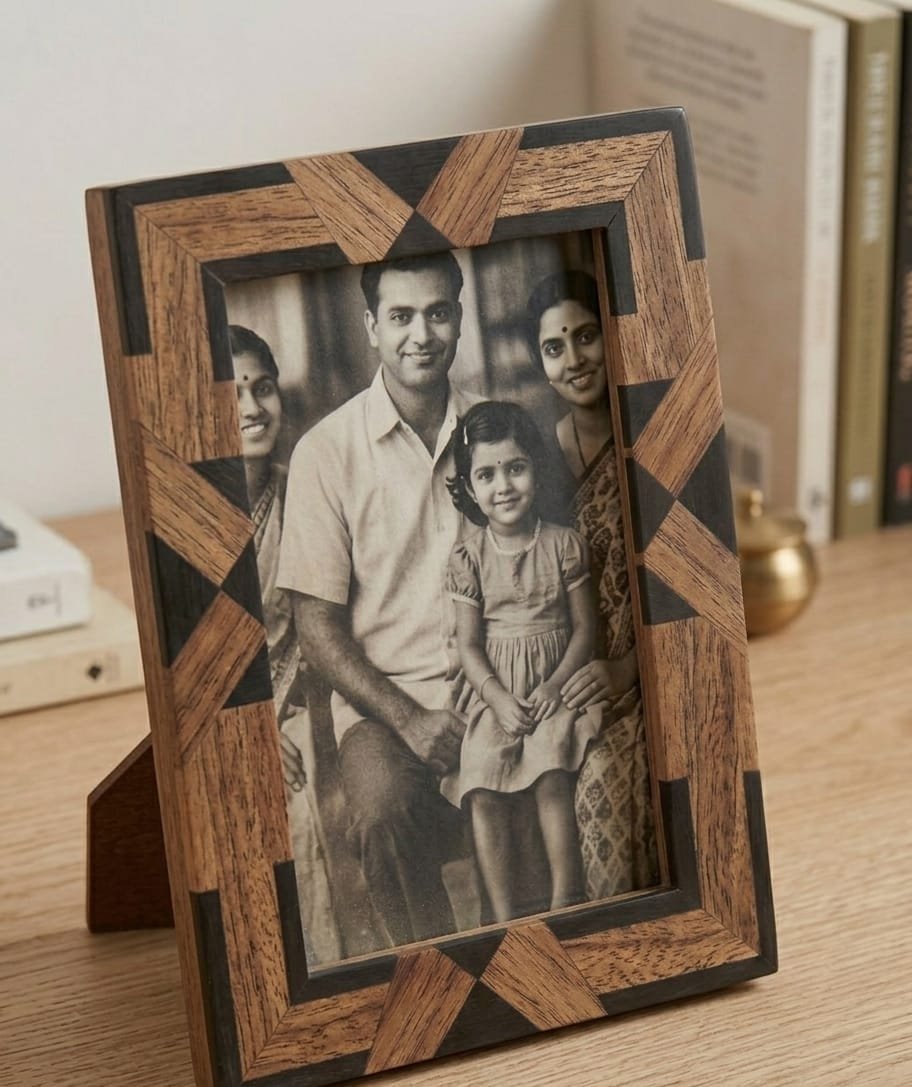 RB ARTISAN Wooden Photo Frame 7×5 – Black Diamond Geometric Resin Inlay RB ARTISAN handcrafted mango wood photo frame 7x5 inch black diamond geometric resin inlay full frame pattern home decor picture frame made in India