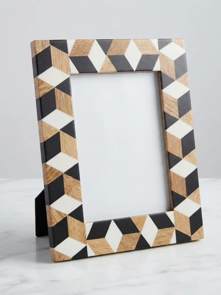 RB ARTISAN Wooden Photo Frame – Black White 3D Tumbling Block Pattern RB ARTISAN handcrafted wooden photo frame black white 3d tumbling block isometric cube optical illusion pattern picture frame made in India