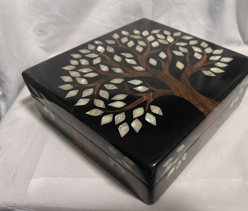 RB ARTISAN Black Resin Storage Box – Tree of Life Mother of Pearl 8x8x3 Inch RB ARTISAN handcrafted black resin storage box tree of life 8x8x3 inch natural wood trunk mother of pearl shell leaf inlay luxury jewellery keepsake box made in India