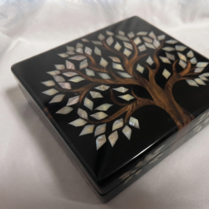 RB ARTISAN handcrafted black resin storage box tree of life 8x8x3 inch natural wood trunk mother of pearl shell leaf inlay luxury jewellery keepsake box made in India